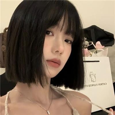 她来到我身边